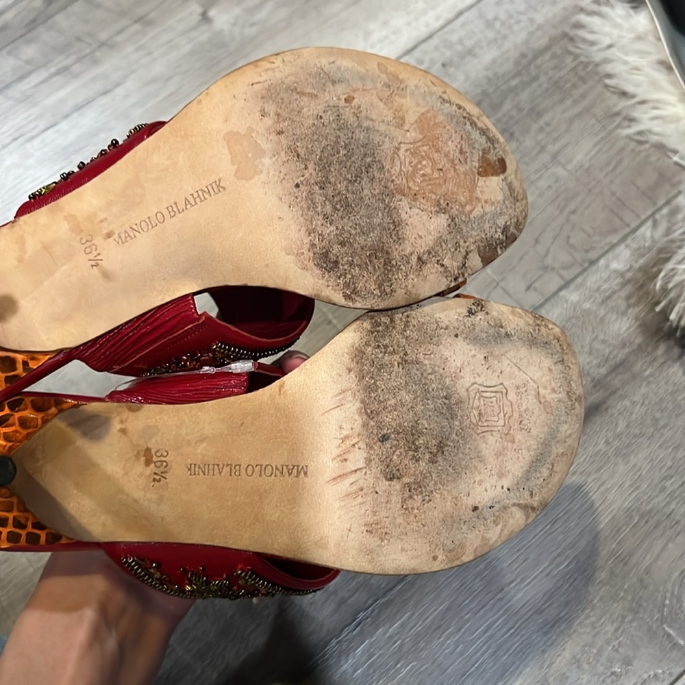Vintage Beaded Manolo Blahnik Heel - Picture 9 of 9